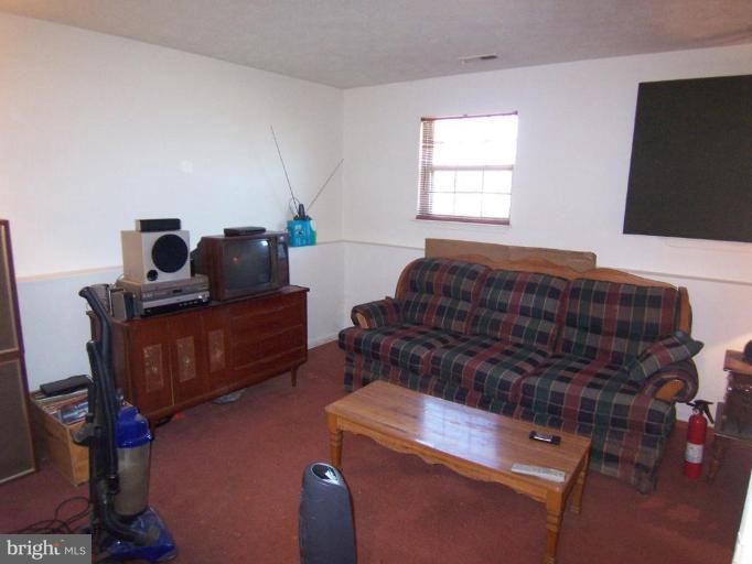 48 Buck Road Stafford, VA 22556 - Photo 3 of 5 Family Room #2