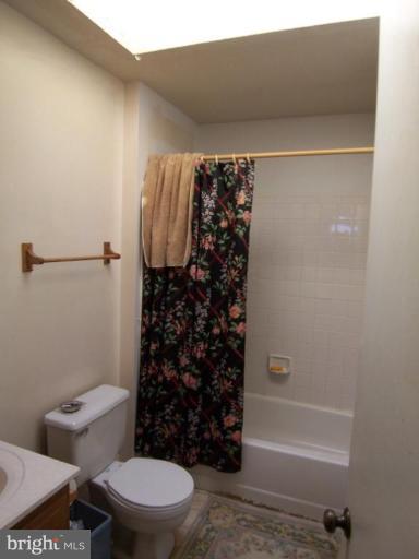 48 Buck Road Stafford, VA 22556 - Photo 5 of 5 upstairs bathroom w/sky light