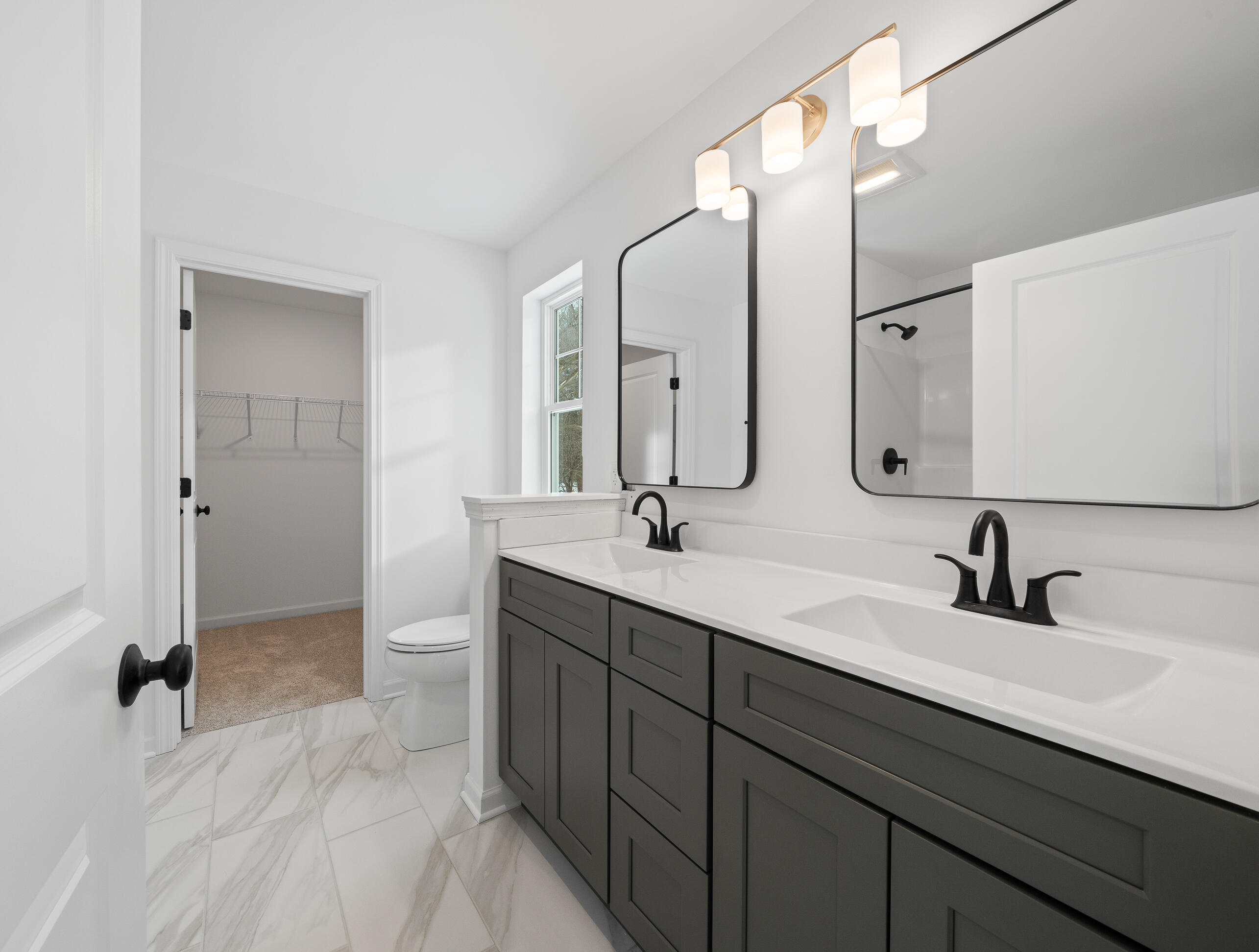 1589 Meadowview Court Whitewater, WI 53190 - Photo 8 of 27 Primary Bathroom