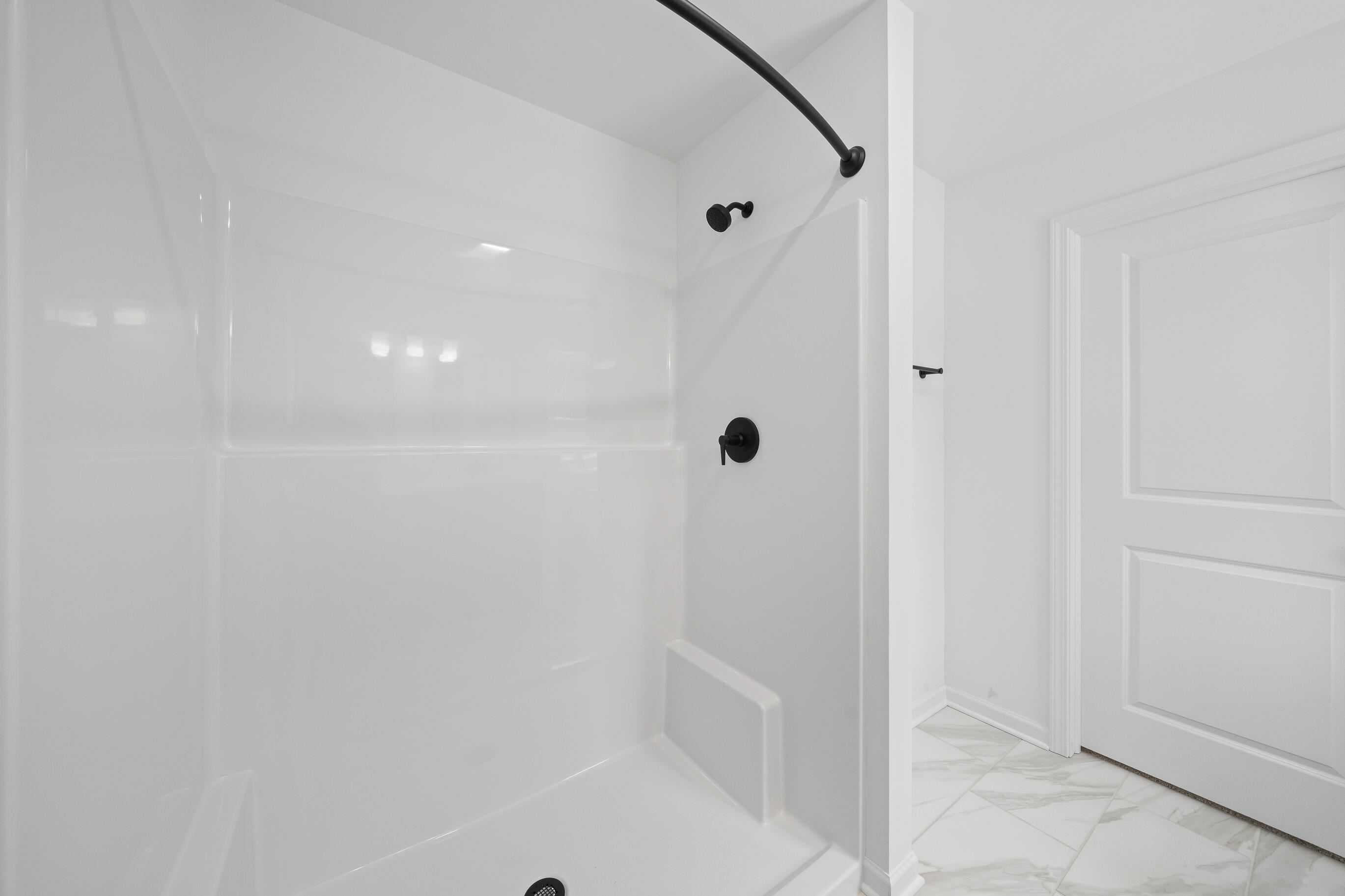 1589 Meadowview Court Whitewater, WI 53190 - Photo 9 of 27 Primary Bathroom