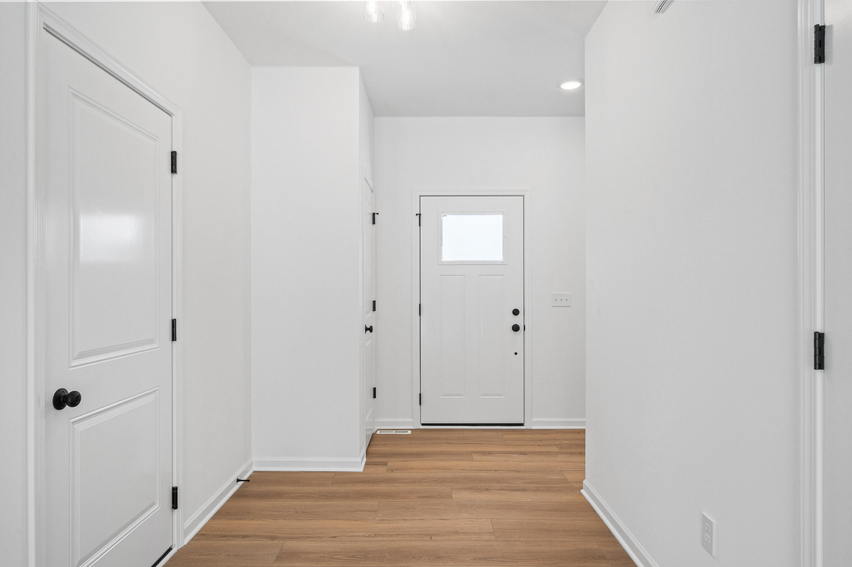 1589 Meadowview Court Whitewater, WI 53190 - Photo 12 of 27 Foyer