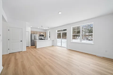 $334,900 | 1589 Meadowview Court, Whitewater, WI 53190