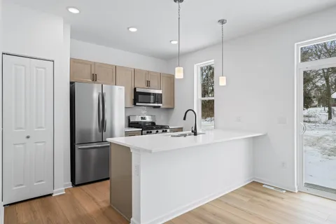 $334,900 | 1589 Meadowview Court, Whitewater, WI 53190