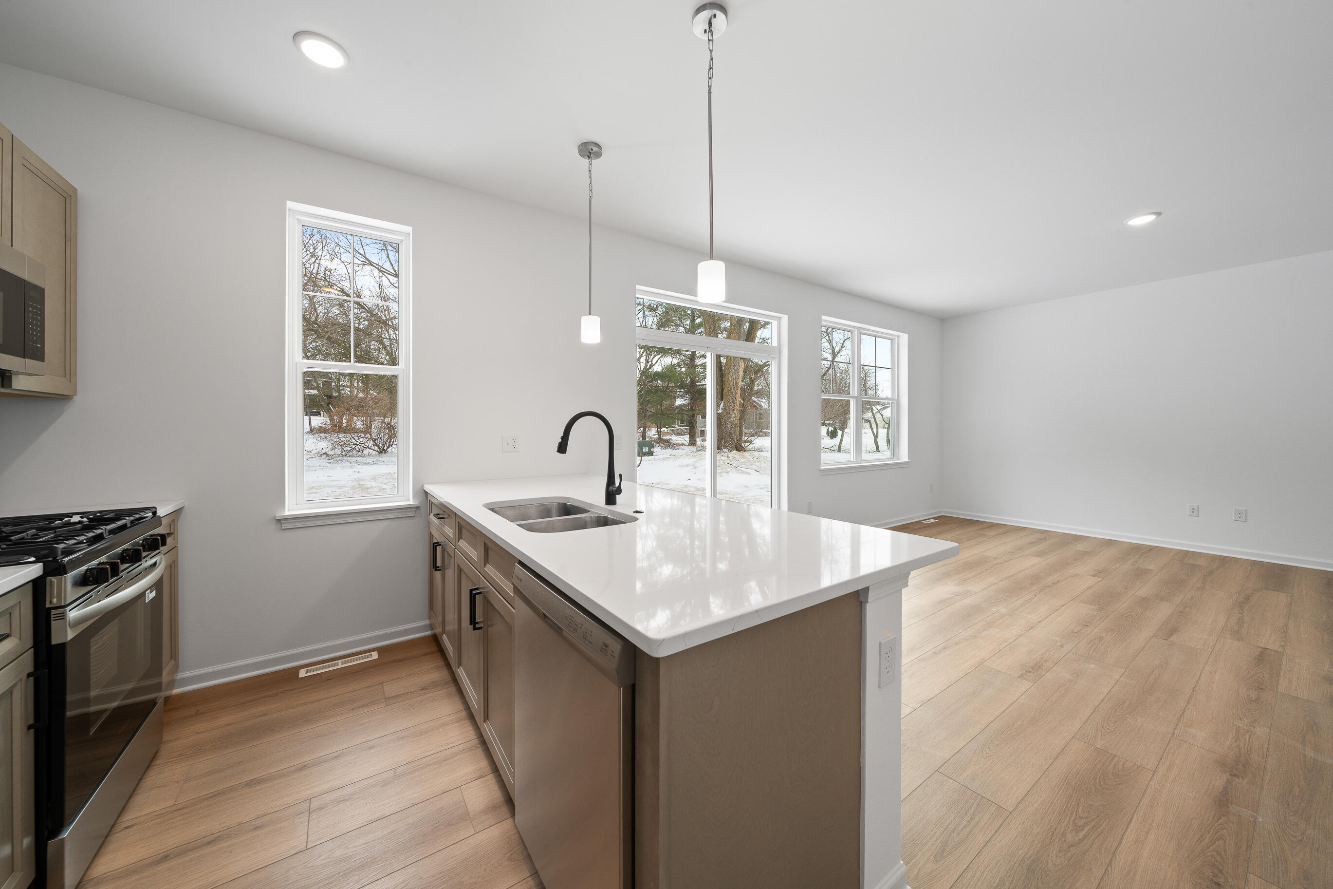 1589 Meadowview Court Whitewater, WI 53190 - Photo 17 of 27 Kitchen