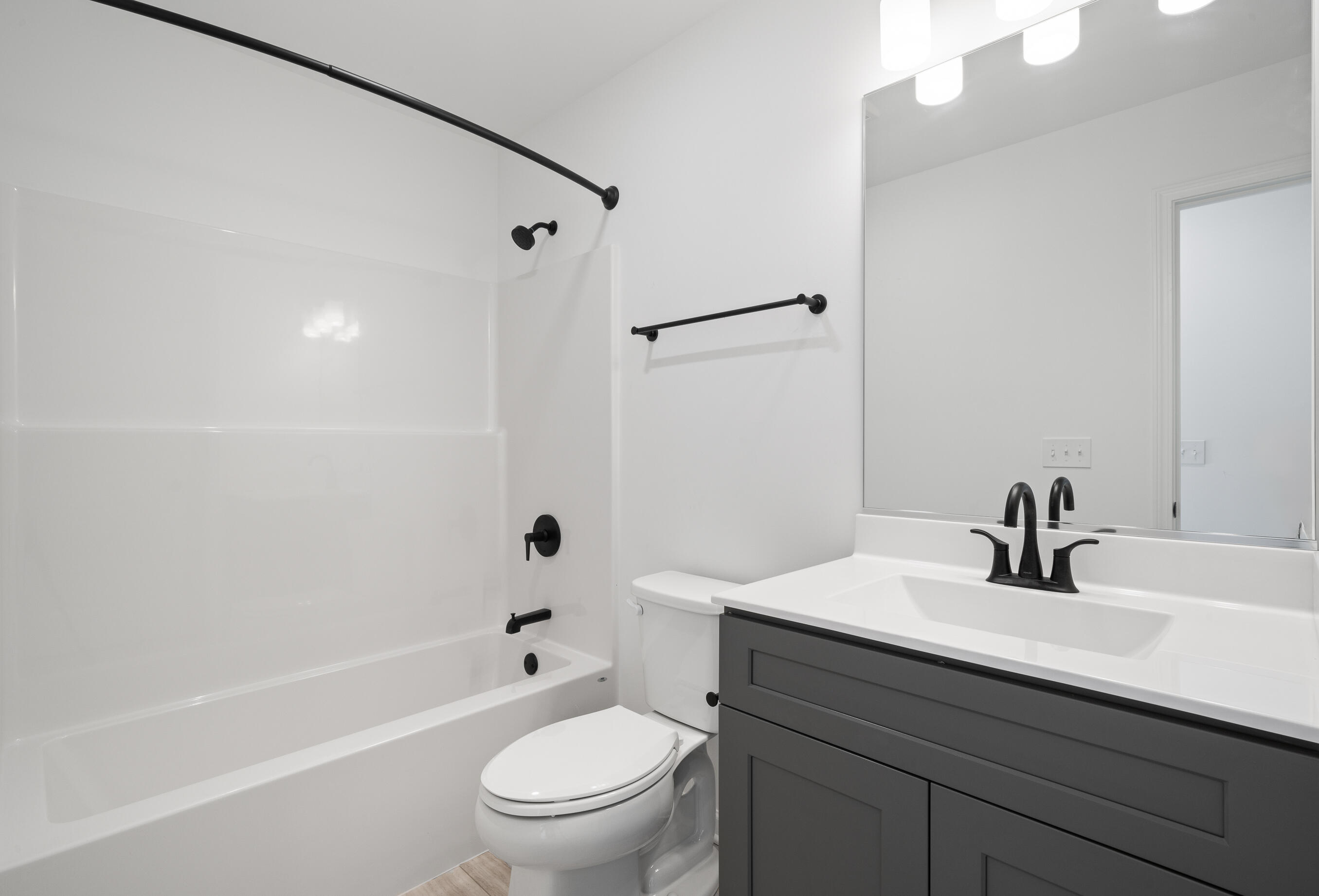 1589 Meadowview Court Whitewater, WI 53190 - Photo 18 of 27 Full Bathroom