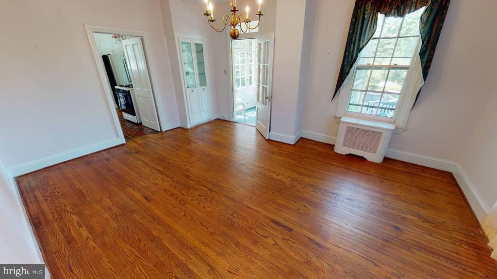 732 Spring Lane Philadelphia, PA 19128 - Photo 5 of 37 dining room