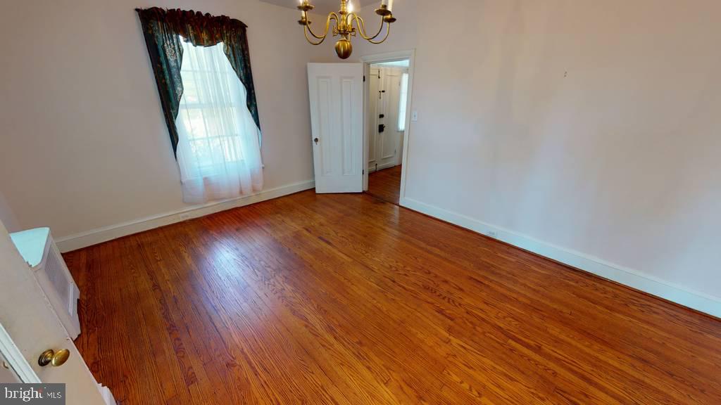 732 Spring Lane Philadelphia, PA 19128 - Photo 6 of 37 dining room