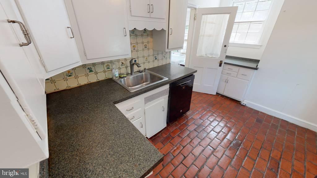 732 Spring Lane Philadelphia, PA 19128 - Photo 8 of 37 Gallery Image 8