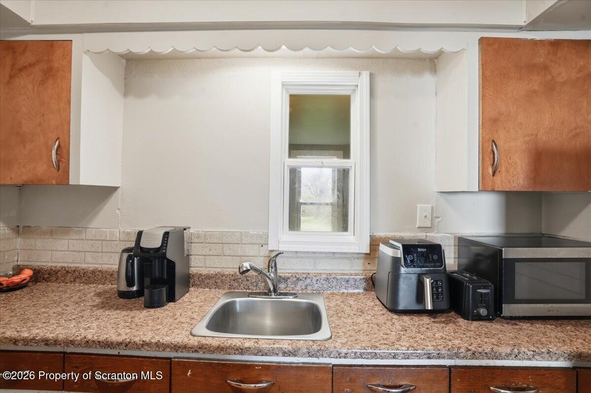 504 Electric Street Scranton, PA 18509 - Photo 14 of 53 Kitchen