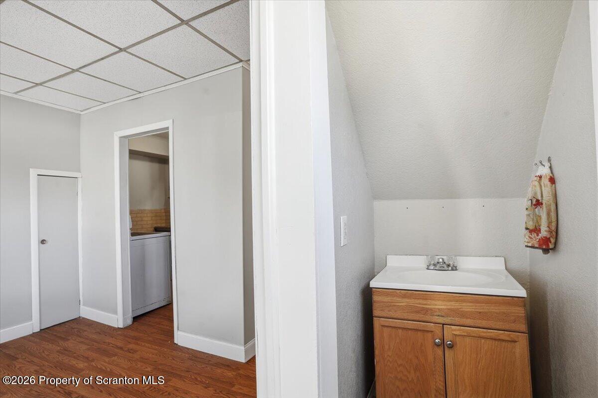 504 Electric Street Scranton, PA 18509 - Photo 25 of 53 Half Bathroom