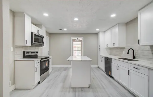 $200,000 | 1007 San Jacinto Street, Highlands, TX 77562