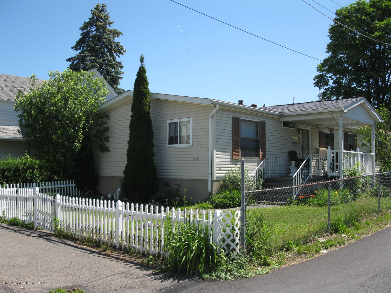 1132 Spring Street Avoca, PA 18641 - Photo 2 of 20 Gallery Image 2