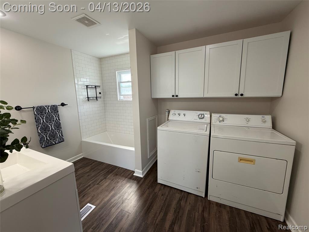 1496 Wiggins Road Fenton, MI 48430 - Photo 8 of 29