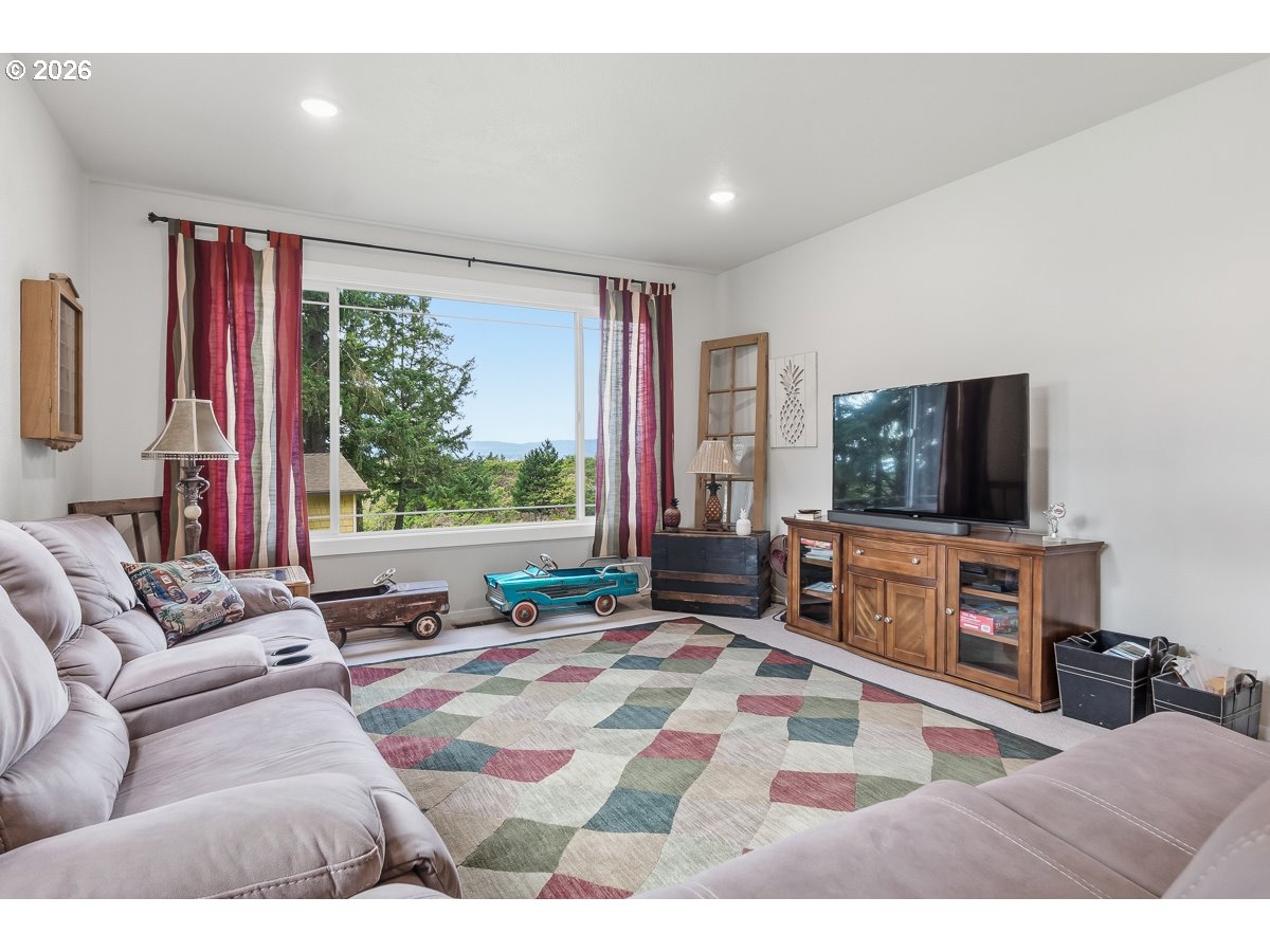 9890 Southwest Grabhorn Road Beaverton, OR 97007 - Photo 15 of 47