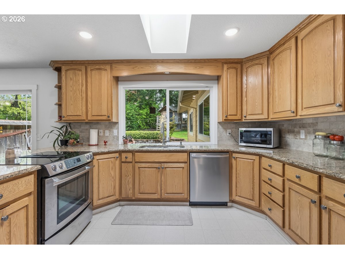 9890 Southwest Grabhorn Road Beaverton, OR 97007 - Photo 9 of 47