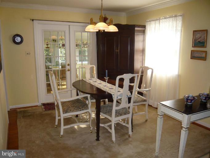 1701 Courtland Road Alexandria, VA 22306 - Photo 11 of 23 Dining Room