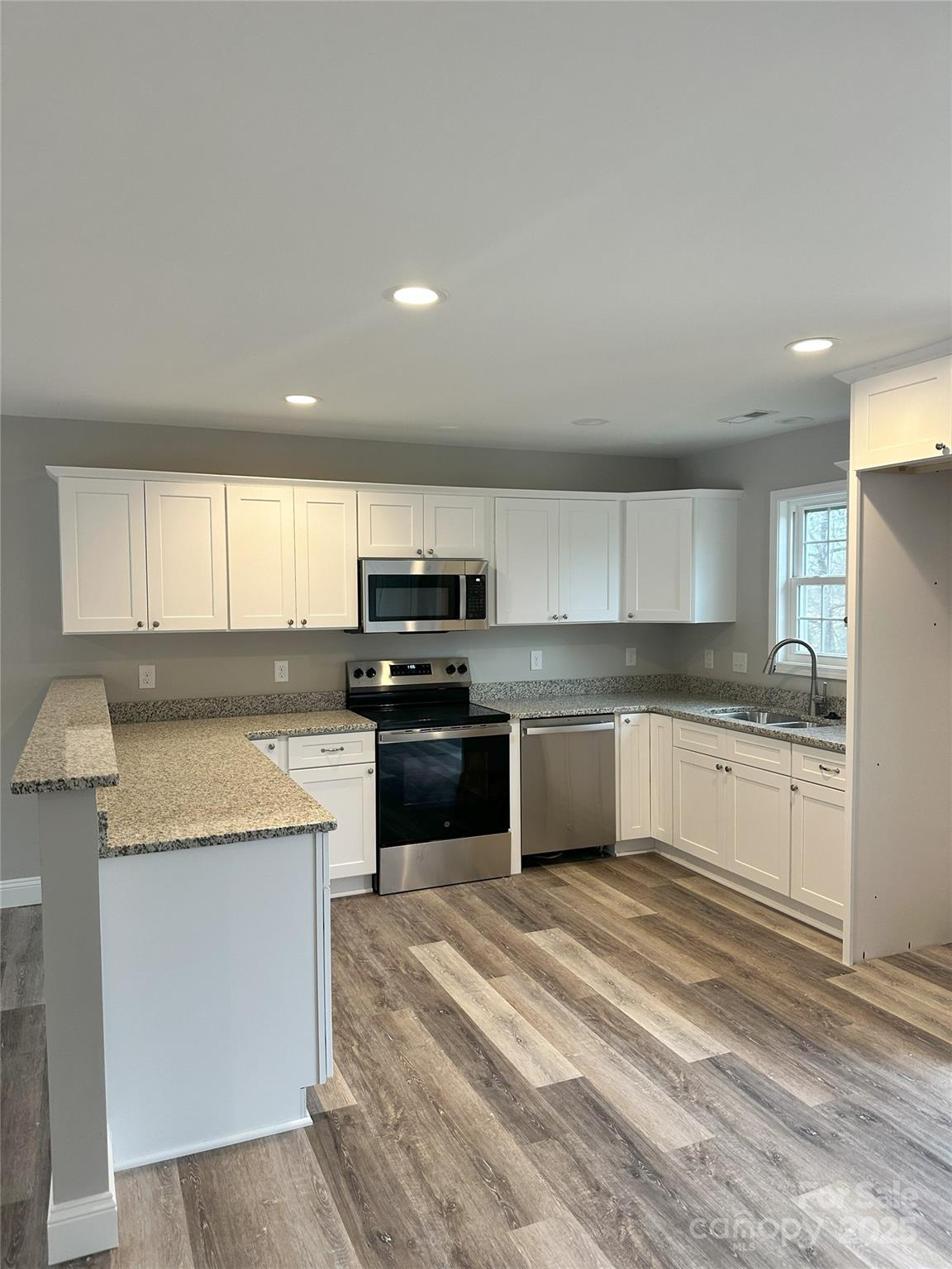 2035 Craig Road Lenoir, NC 28645 - Photo 7 of 23 Gallery Image 7