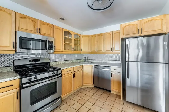 $440,000 | 1150 River Road, Unit 4F, Edgewater, NJ 07020