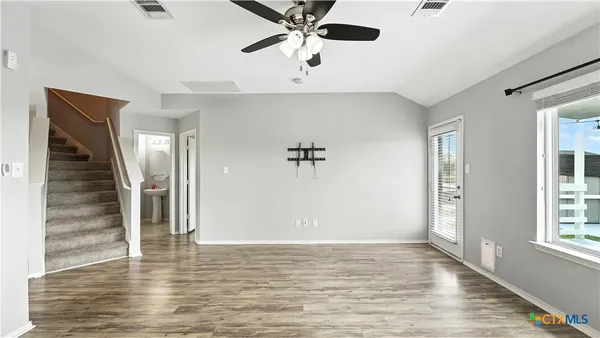 $305,000 | 912 Bexley Drive, Seguin, TX 78155