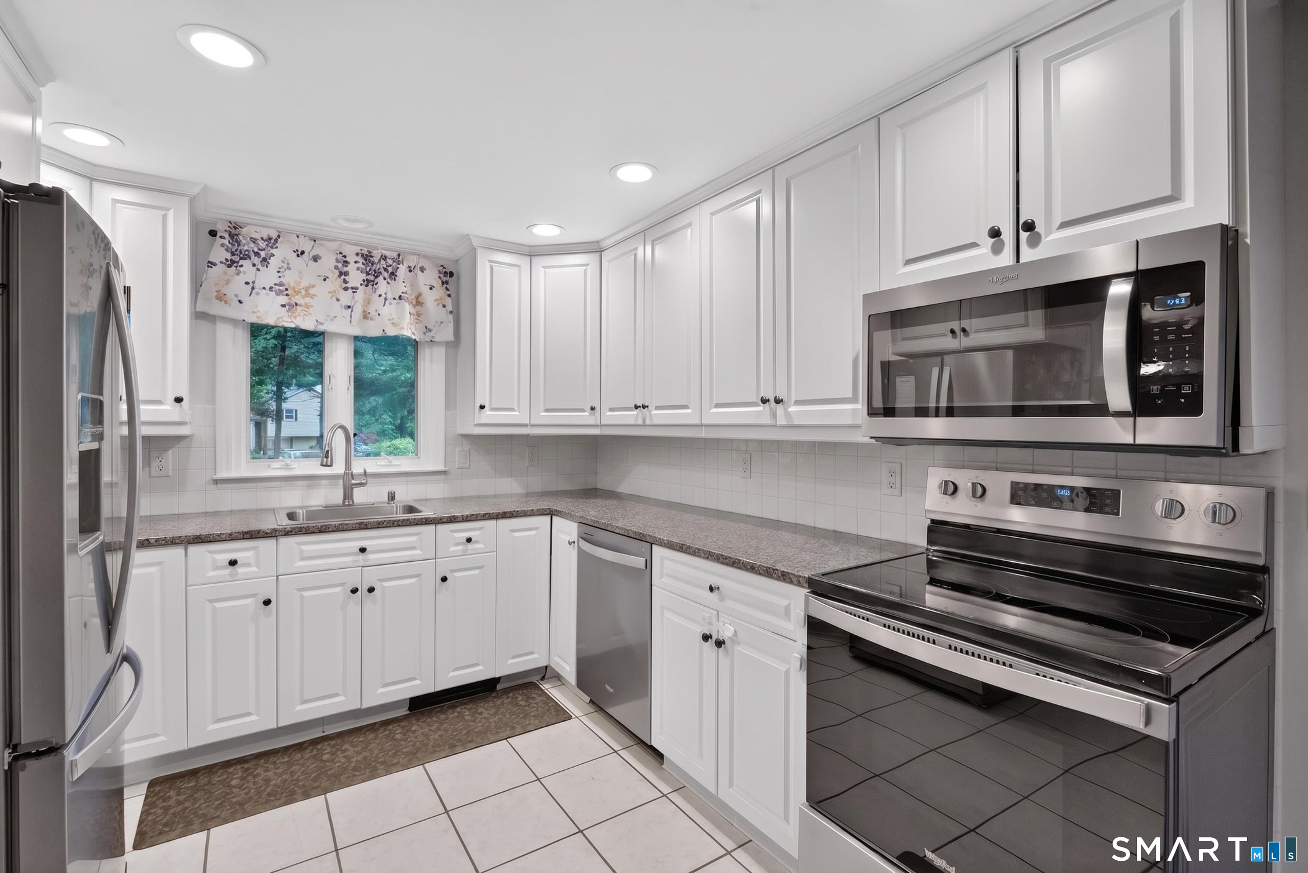 104 Bart Road Monroe, CT 06468 - Photo 12 of 40