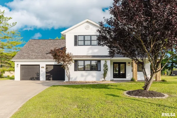$384,900 | 1602 Carmie Lane, Marion, IL 62959