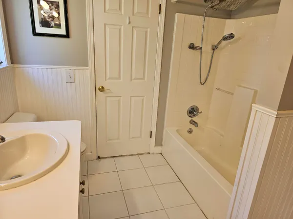 $2,500 | 44180 Richmond Court, Canton, MI 48187
