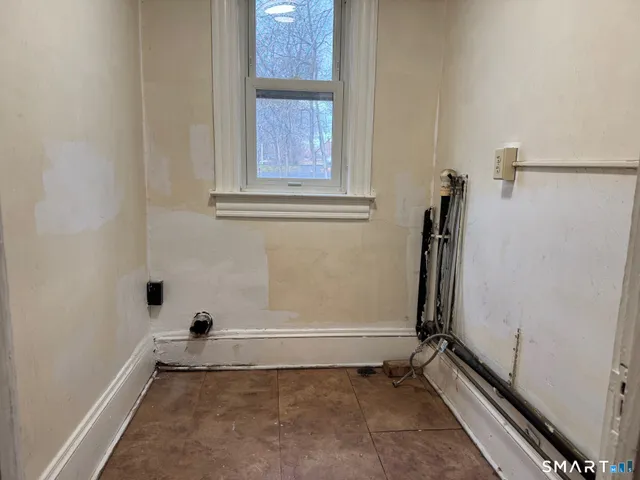 $359,900 | 231 School Street, Manchester, CT 06040