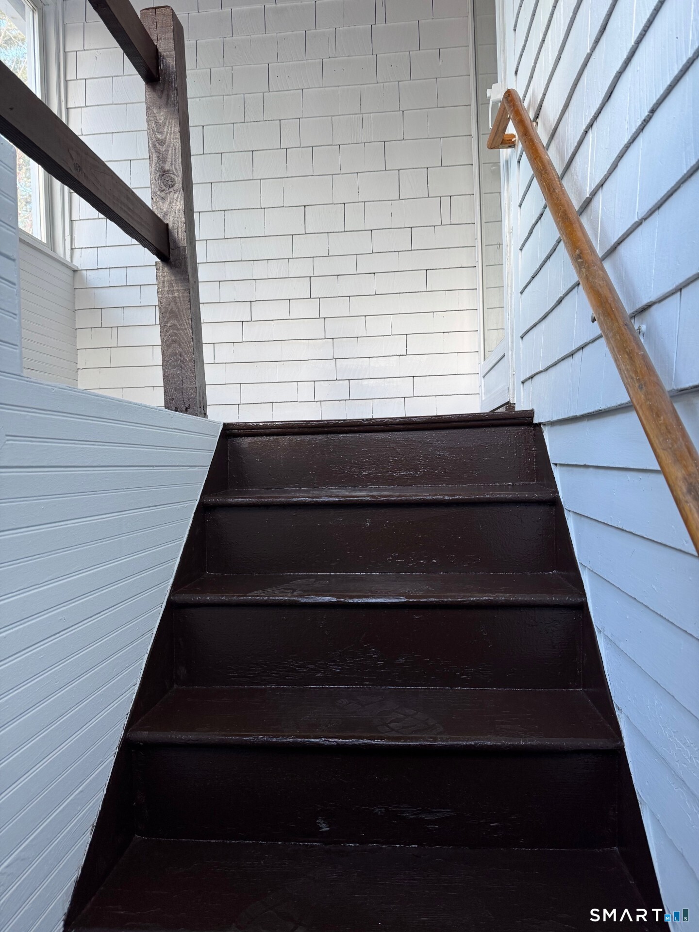 231 School Street Manchester, CT 06040 - Photo 36 of 37 a view of entryway