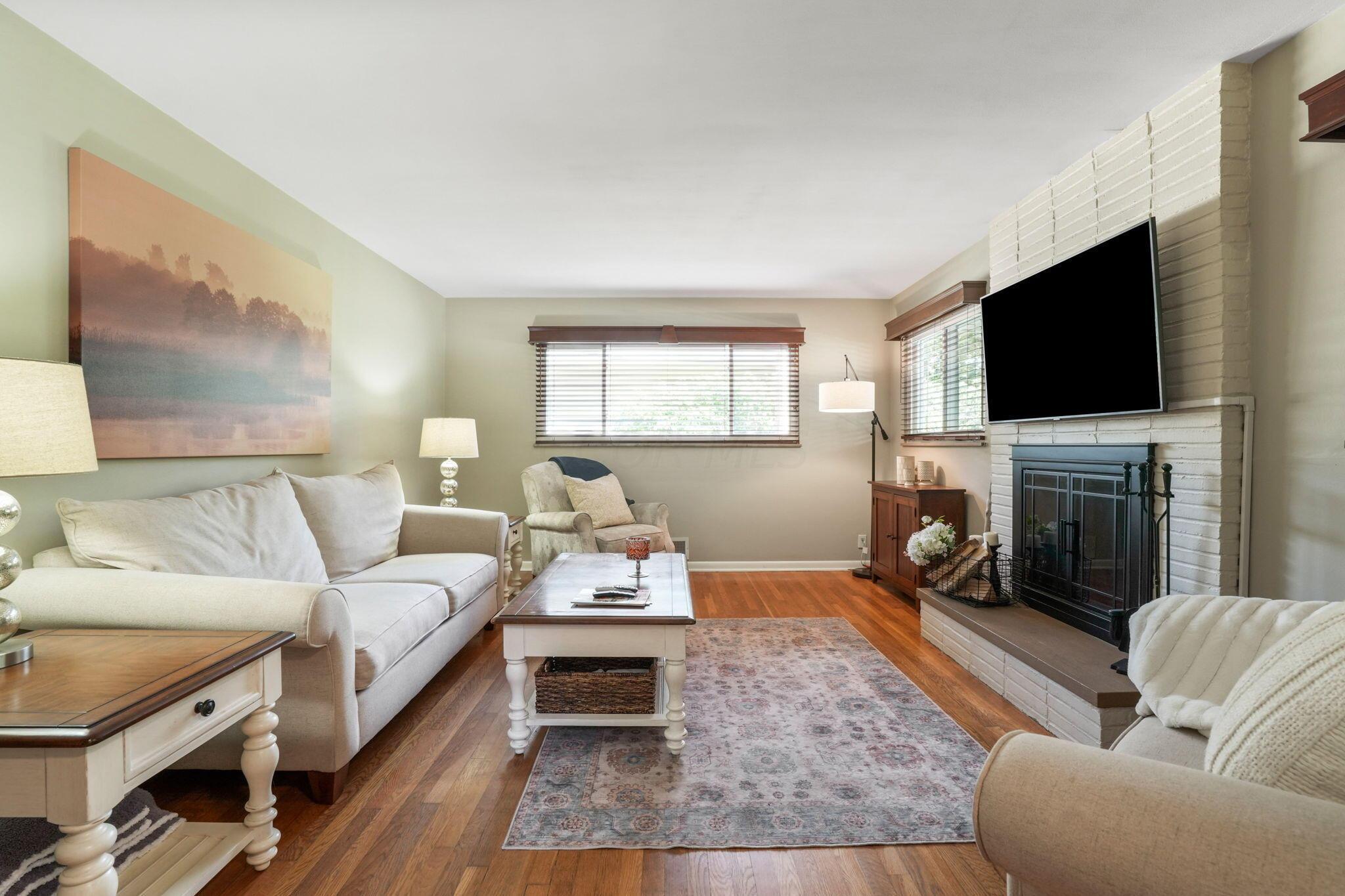 2086 Milden Road Columbus, OH 43221 - Photo 7 of 33 living room