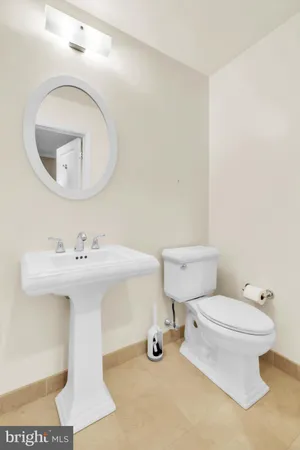 $7,750 | 400-26 South Broad Street, Unit 2407, Philadelphia, PA 19146