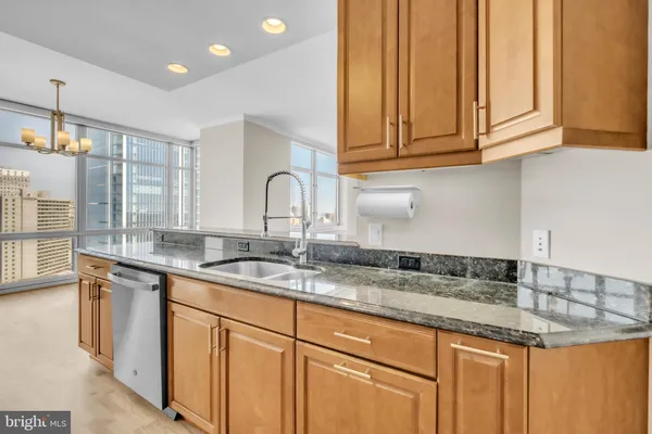 $7,750 | 400-26 South Broad Street, Unit 2407, Philadelphia, PA 19146