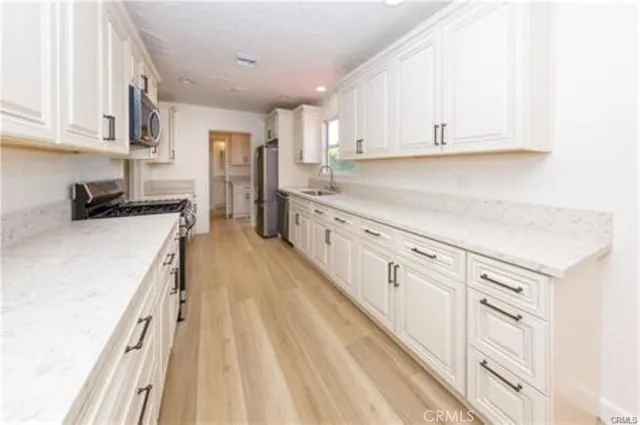 $4,600 | 15853 Romar Street, North Hills, CA 91343