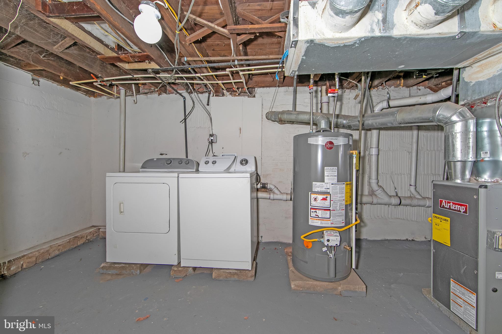 3156 Alabama Road Camden, NJ 08104 - Photo 30 of 31 a utility room with dryer and washer