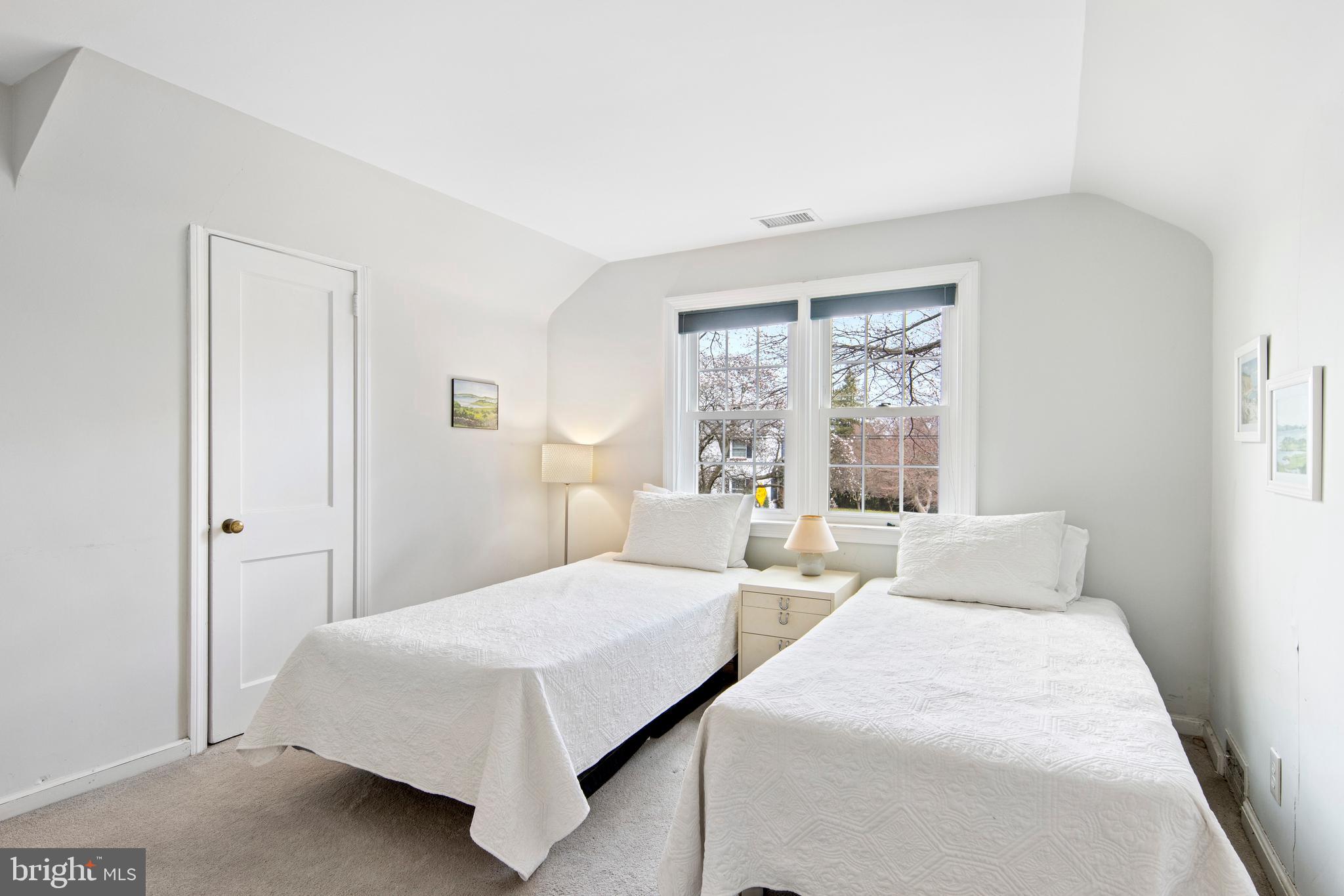 228 Dorset Road Devon, PA 19333 - Photo 32 of 39