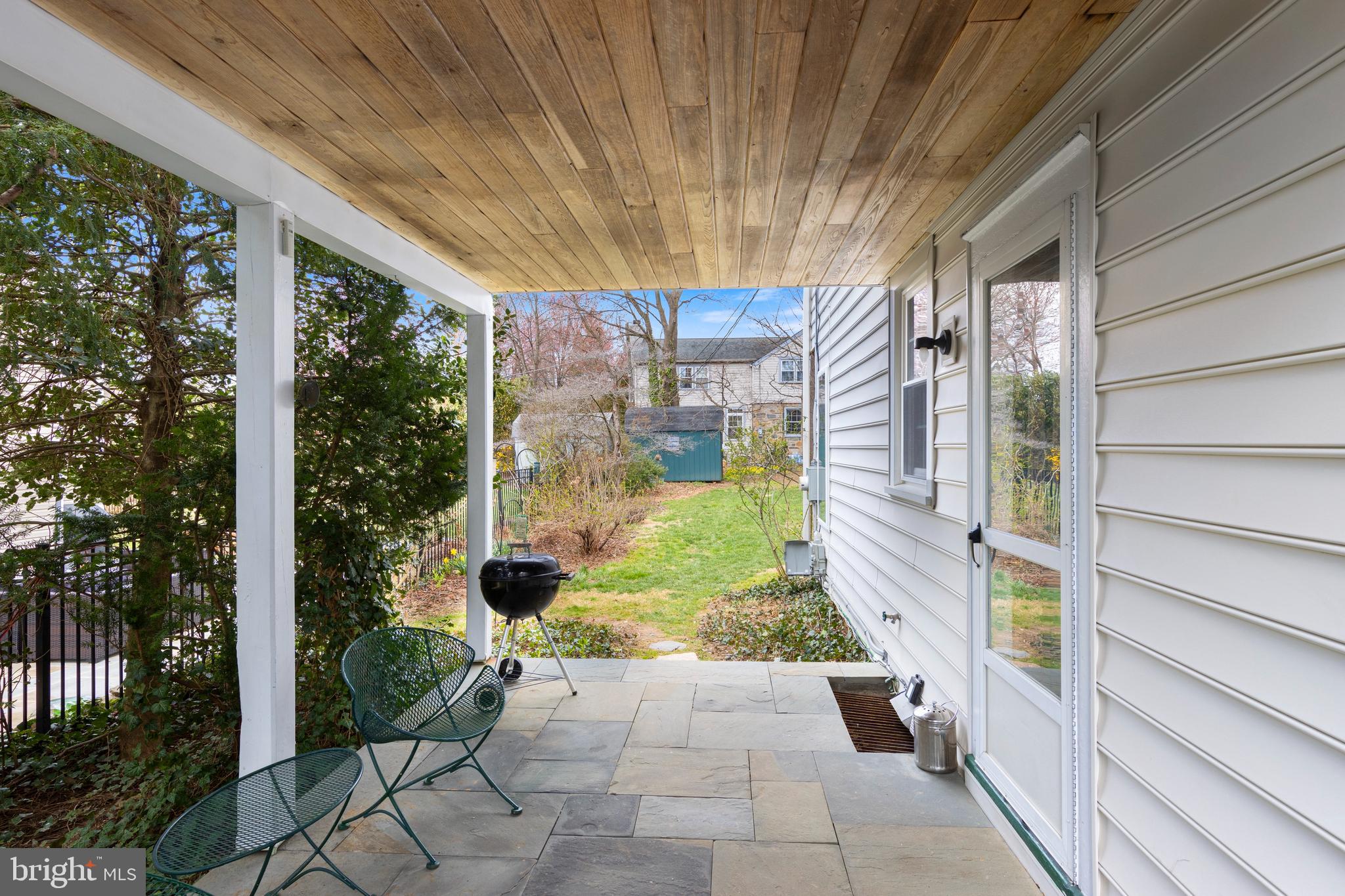 228 Dorset Road Devon, PA 19333 - Photo 4 of 39