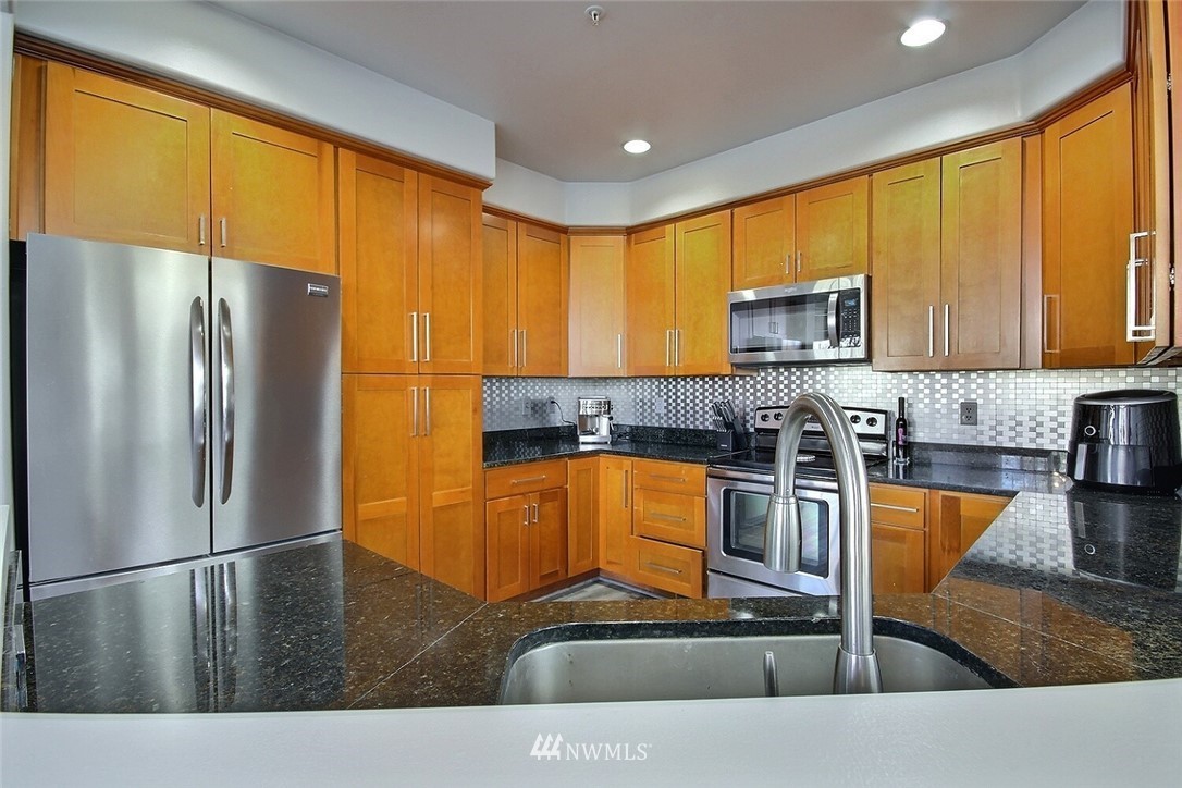 4316 Northeast 5th Court, Unit 102 Renton, WA 98059 - Photo 12 of 30