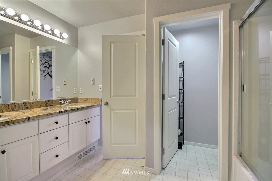 4316 Northeast 5th Court, Unit 102 Renton, WA 98059 - Photo 19 of 30