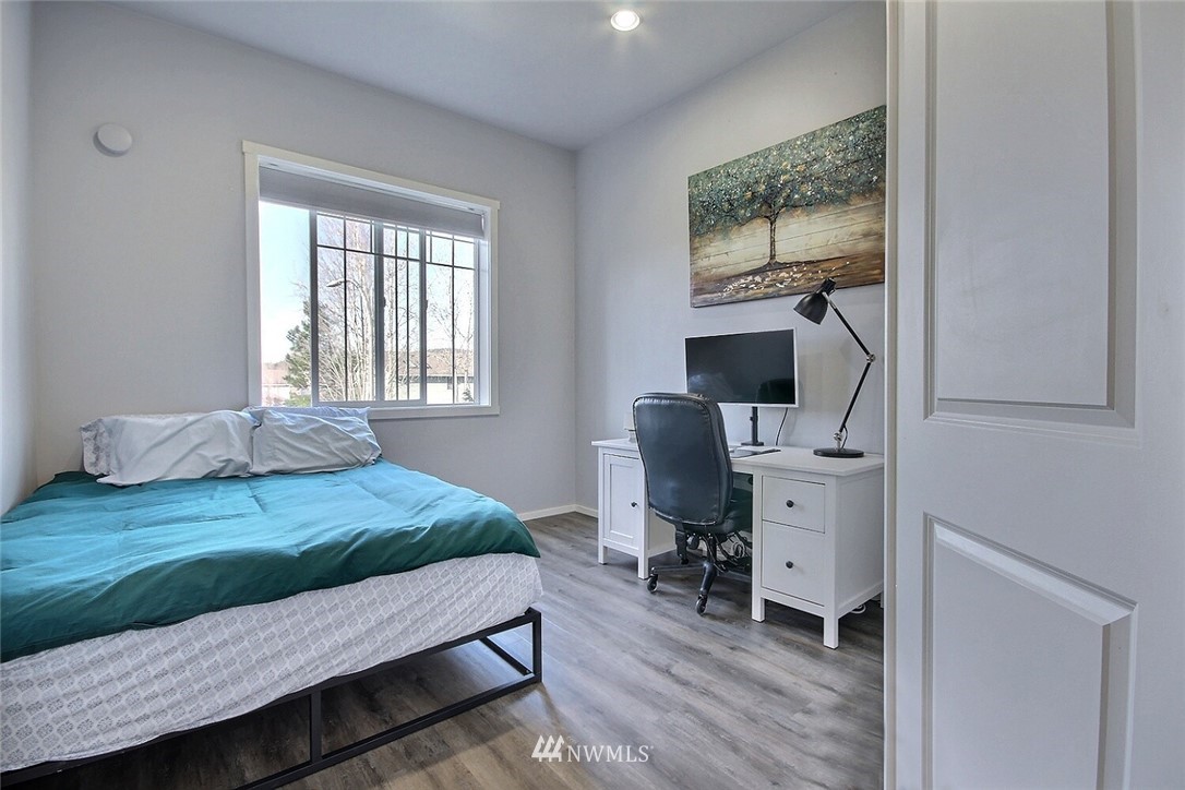 4316 Northeast 5th Court, Unit 102 Renton, WA 98059 - Photo 22 of 30