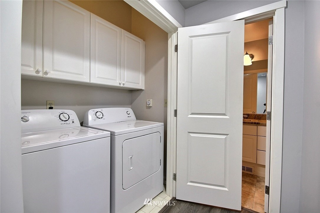 4316 Northeast 5th Court, Unit 102 Renton, WA 98059 - Photo 24 of 30