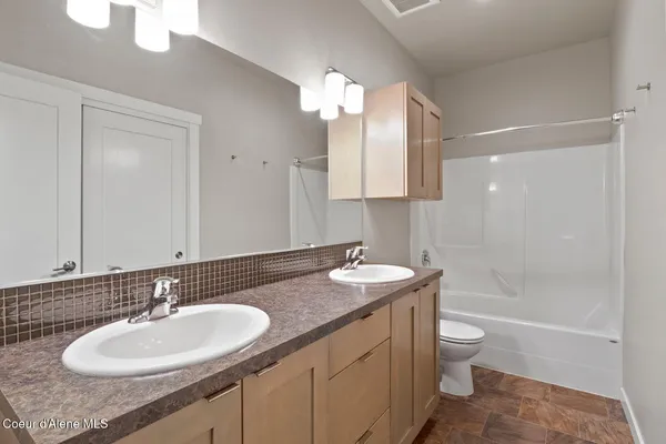 $3,095,000 | 303 South Felts Road, Spokane Valley, WA 99206