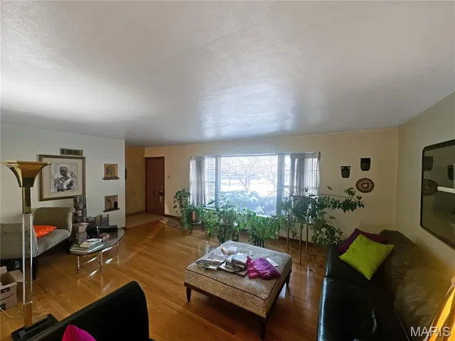 $330,000 | 7522 Amherst Avenue, University City, MO 63130