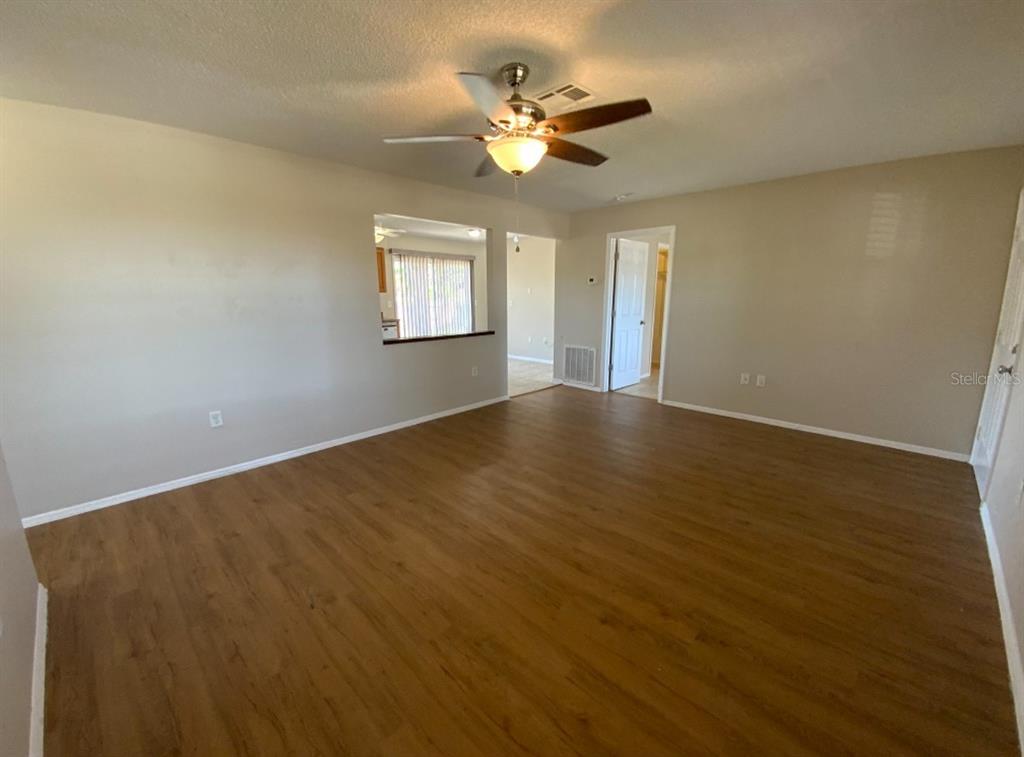 855 Jamaica Road Venice, FL 34293 - Photo 4 of 15