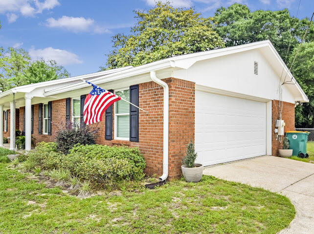 5367 Constitution Road Crestview, FL 32539 - Photo 4 of 16 Side.Garage