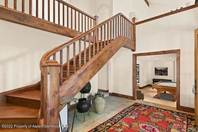 a view of entryway livingroom and hall