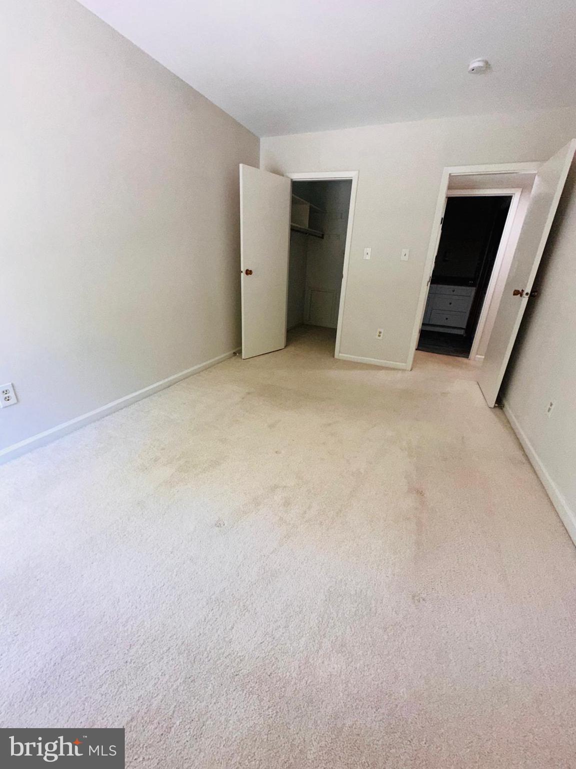 5821 E Royal Ridge Drive, Unit E Springfield, VA 22152 - Photo 9 of 25