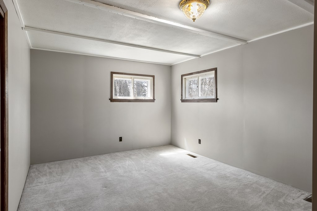 129 Bradford Road Plattsburgh, NY 12901 - Photo 12 of 38 Gallery Image 12