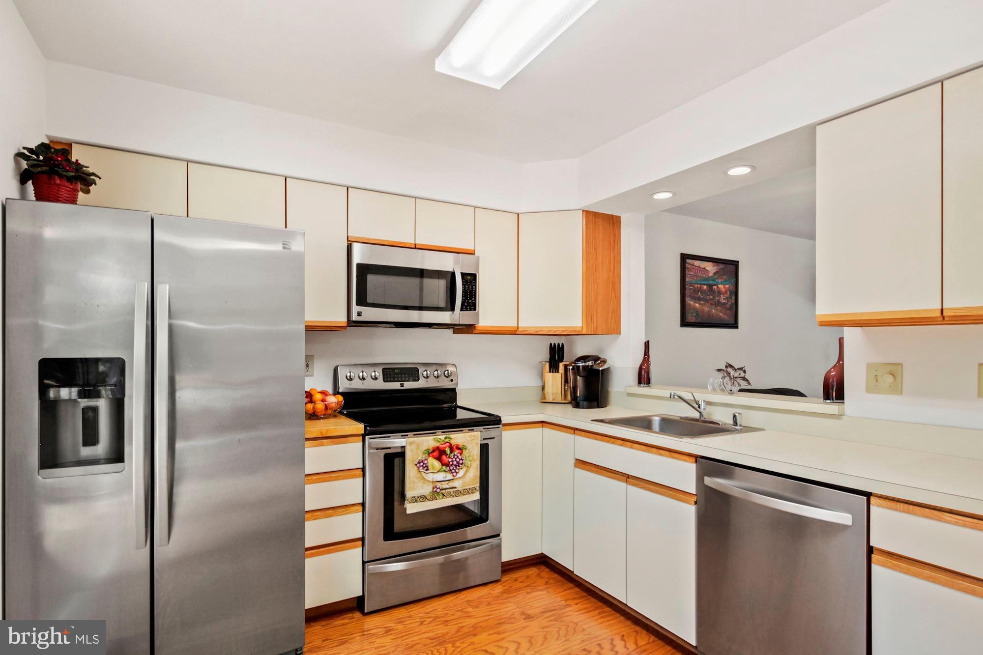 4655 Columbia Road Ellicott City, MD 21042 - Photo 12 of 40 Kitchen