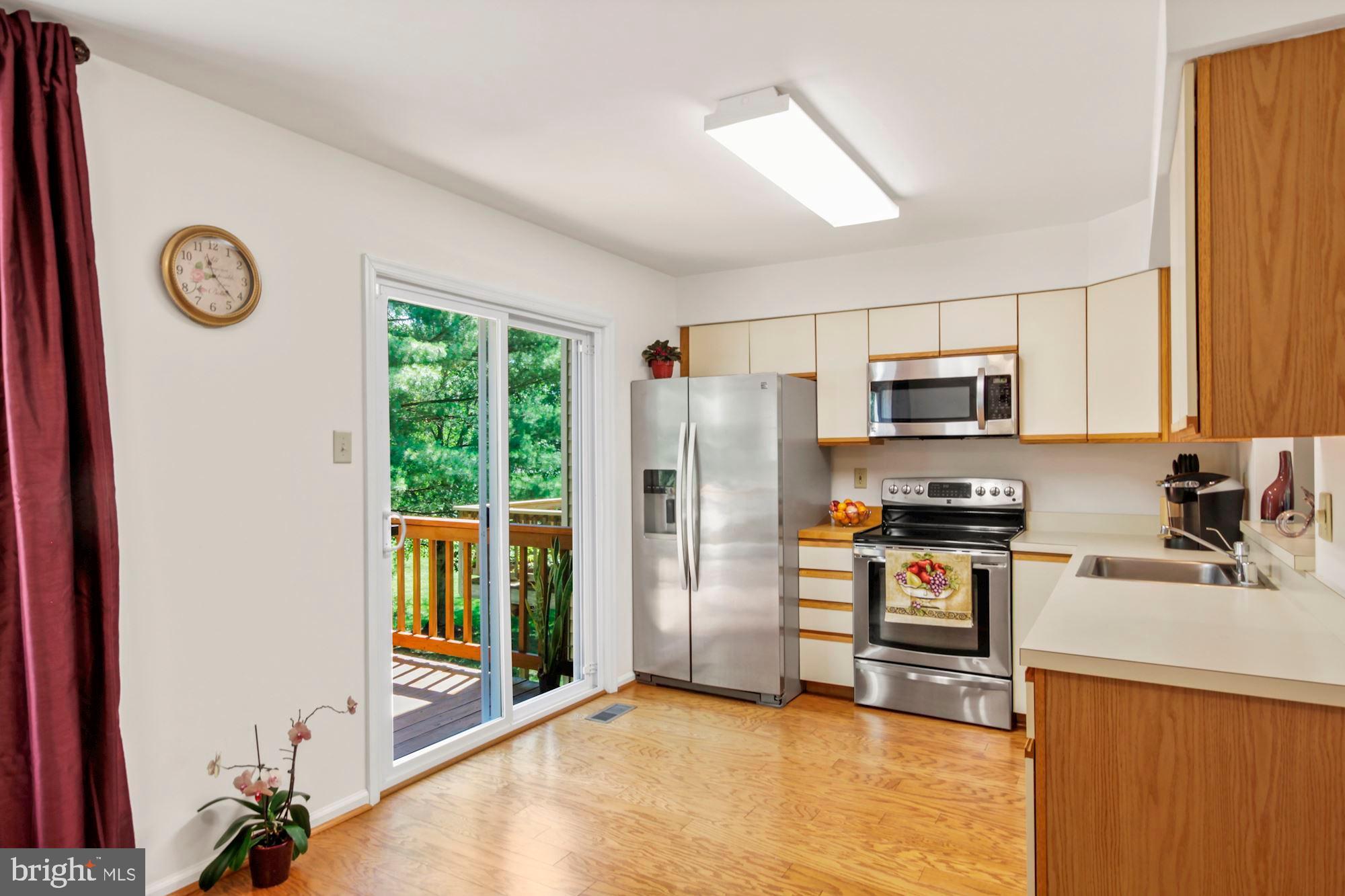 4655 Columbia Road Ellicott City, MD 21042 - Photo 14 of 40 Kitchen/Dining