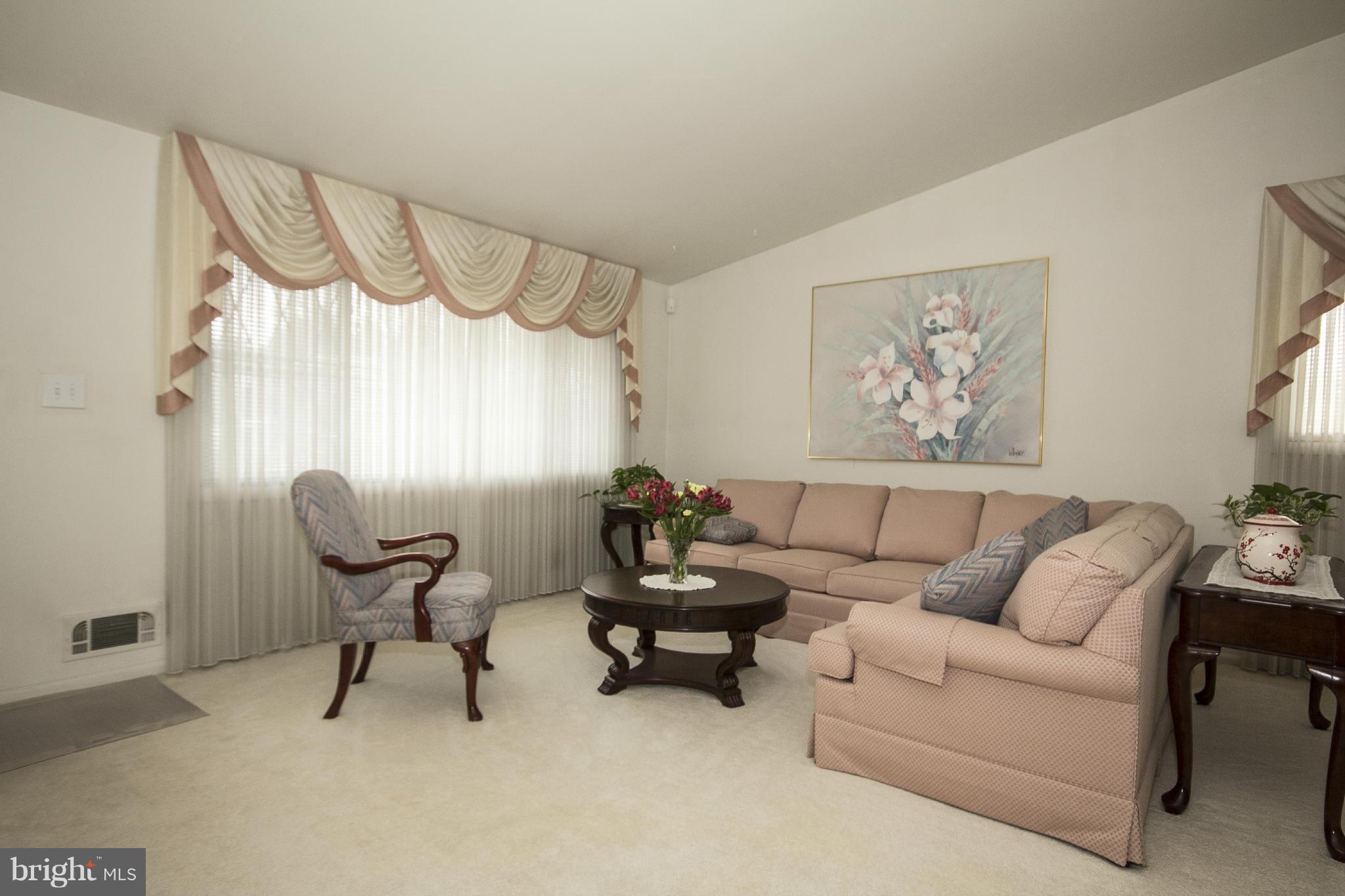 3722 Parkfield Road Windsor Mill, MD 21244 - Photo 2 of 25 Living Room