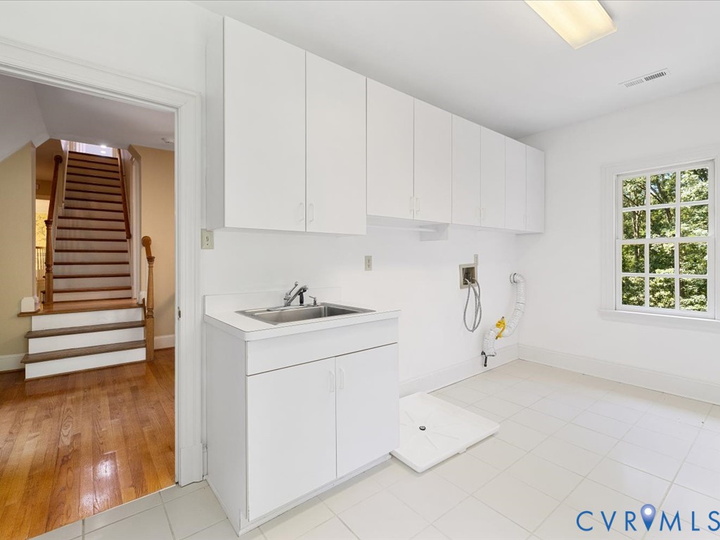 360 Flag Station Road Richmond, VA 23238 - Photo 45 of 94 Huge Laundry Room
